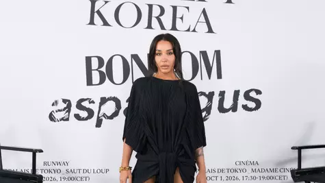 Cristina Ștefania, apariții stylish la Paris Fashion Week. Ce a purtat artista și alături de ce staruri K-pop a fost surprinsă