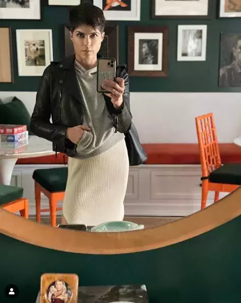 2021-02-26-15_01_20-Selma-Blair-@selmablair-•-Instagram-photos-and-videos