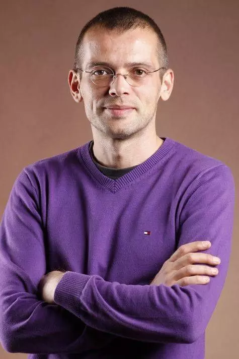 adelin-petrisor-393907l-576x0-w-3bd934ba