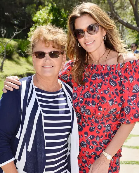 Cindy Crawford si mama ei