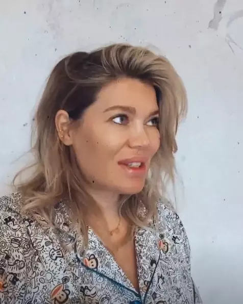 Camera-fetita-Gina-Pistol-Smiley-6