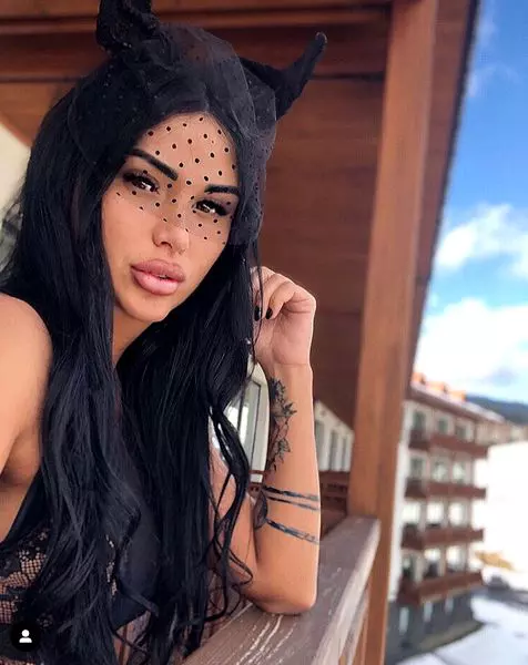 Daniela-Crudu-transformata-total-de-operatiile-estetice-1