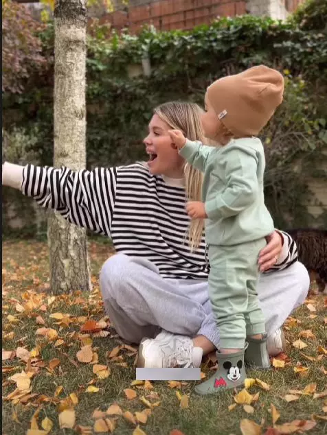 cit-de-mult-a-crescut-josephine-gina-pistol-noi-imagini-adorabile-cu-fiica-ei-si-a-lui-smiley-8