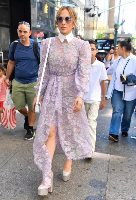 Jennifer-Lopez-in-New-York-august-2022-2