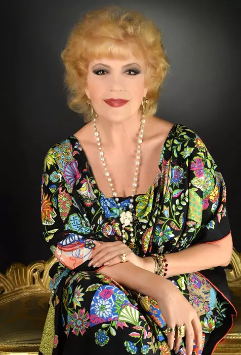 corina-chiriac-autoarea-cartii-minuni-traite.-sursa-foto-arhiva-personala
