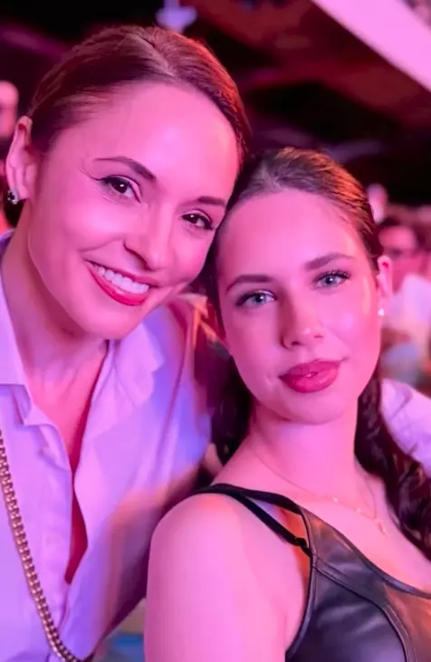 andreea-marin-violeta