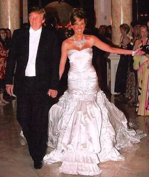 Melania Trump – 100 000 -200 000 dolari