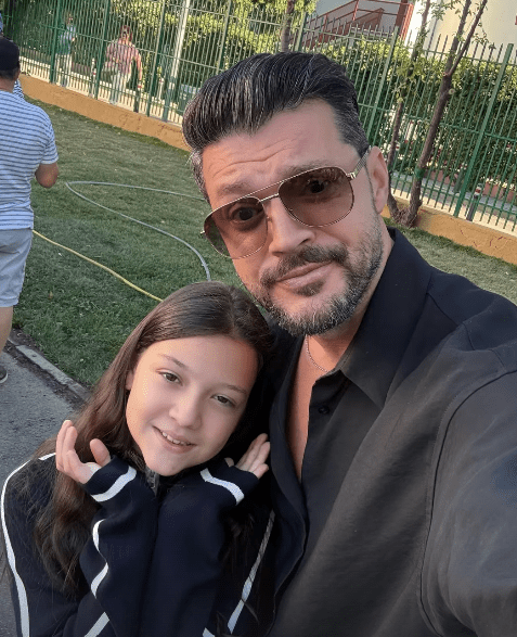 Victor Slav alături de Sofia în prima zi de școală