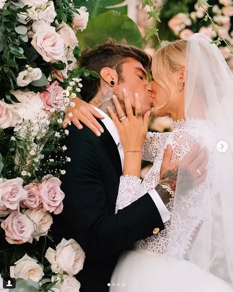 Momentul cel mai așteptat al nunții - sărutul mirilor!