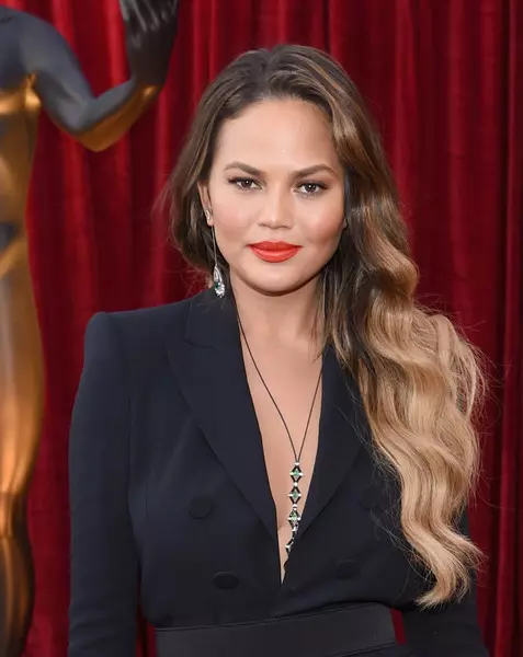 Worst Beauty Looks: Chrissy Teigen
