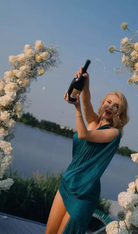 Andreea Bălan a împlinit 41 de ani  (2)