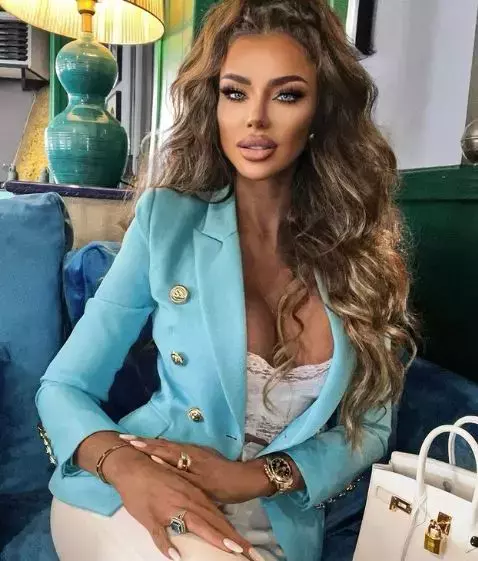 bianca-dragusanu-3-4