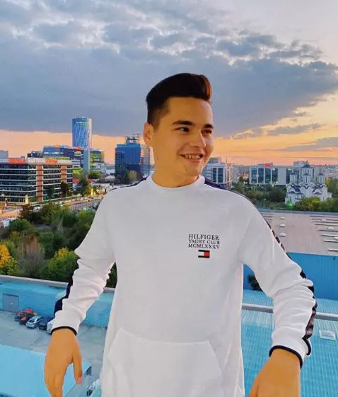 Selly-Smaranda-iubita-test-covid-vacanta-Dubai-1