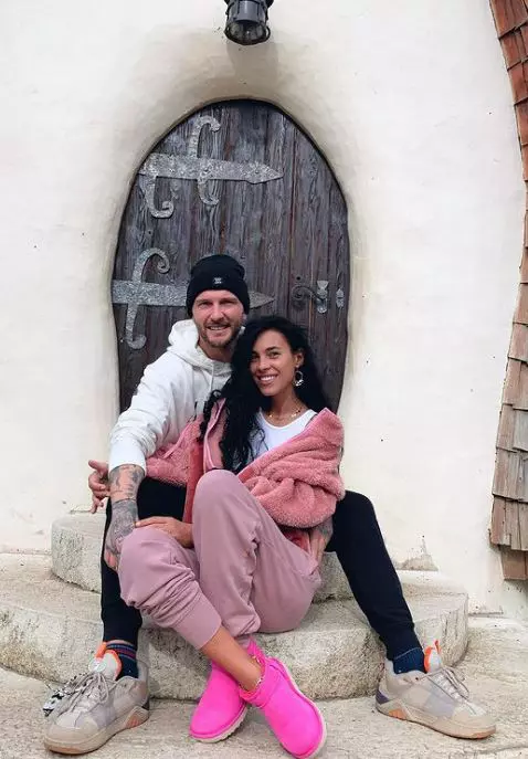 bordea si livia, la casa de lut