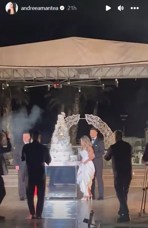 Primele imagini de la nunta spectaculoasă a lui Bursucu. Cine a creat rochia de mireasă și cât au costat verighetele (1)