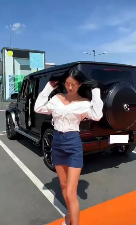 daniela crudu cu oechelari