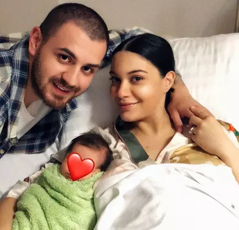 betty-salam-si-fiul-ei-matthias-au-fost-externati-coperta