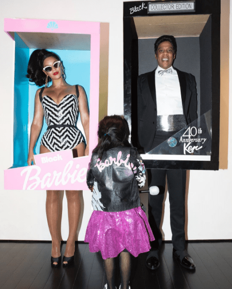 Beyonce, Jaz-Z si Blue Ivy s-au costumat in Barbie si Ken