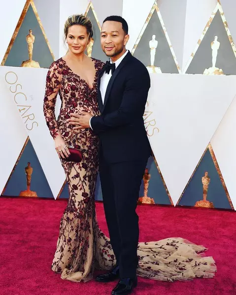Chrissy Teigen si John Legend