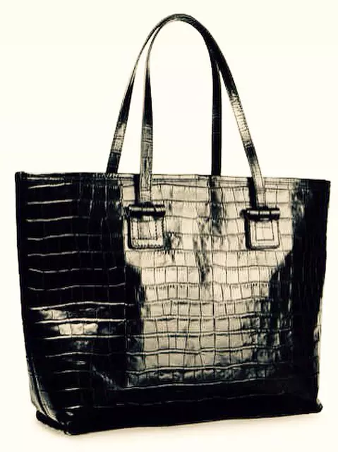 Concurs: castiga o geanta Emporio Armani!