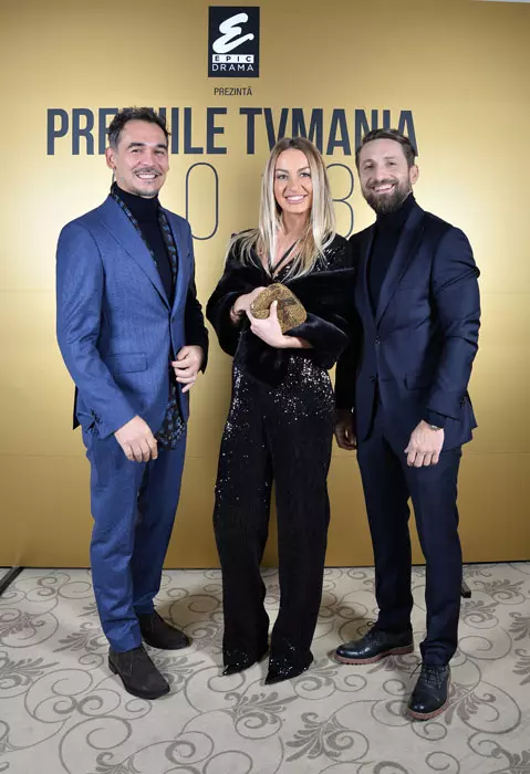 Flavia Mihășan, alături de Răzvan Simion și Dani Oțil la Premiile TVmania 2018