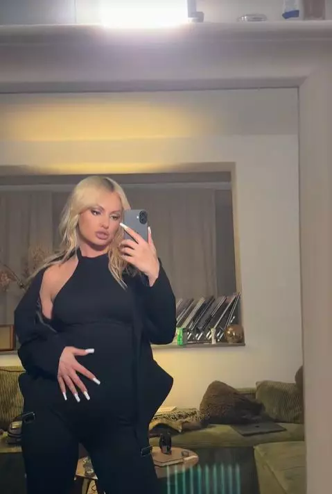 Alexandra-Stan-dupa-zvonurile-ca-ar-fi-insarcinata (7)