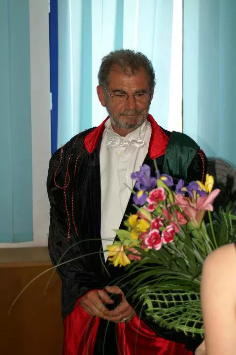 564668_338276469591777_609787783_n