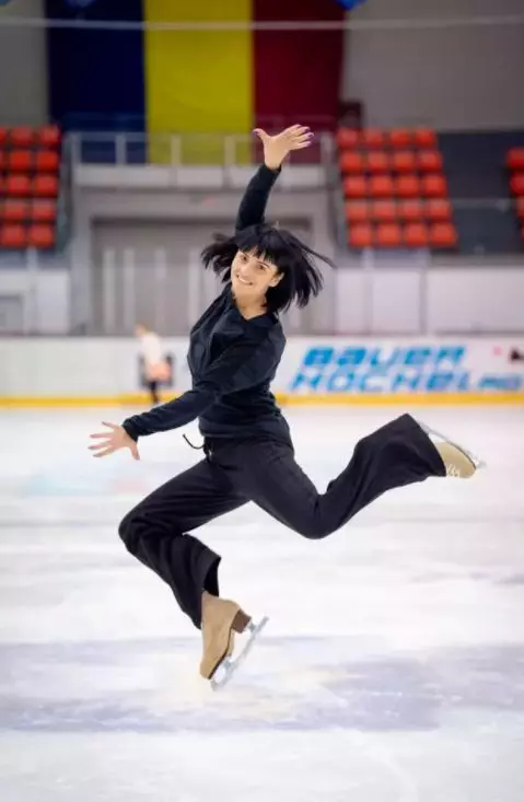 simona-punga-dancing-on-ice-4