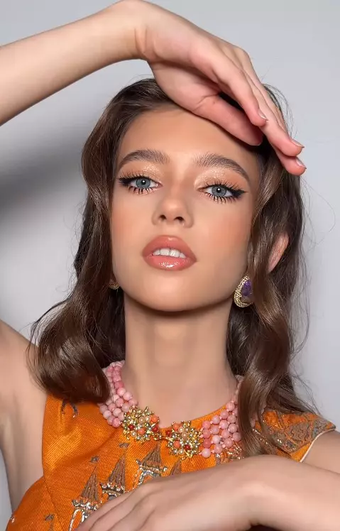 mikaela-fiica-iuliei-albu-6