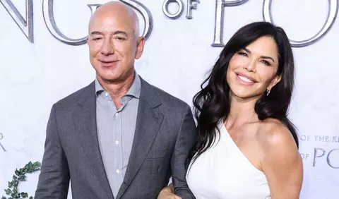 Lauren Sanchez, logodnica lui Jeff Bezos, a dezvăluit cum arată superbul inel de logodnă primit de la miliardar