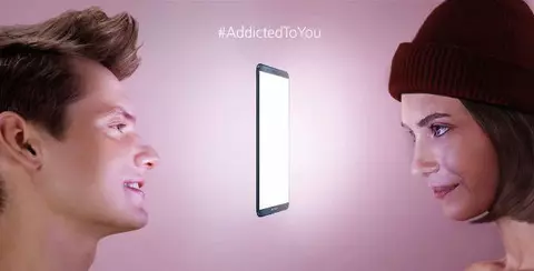 Huawei lansează campania Addicted To You