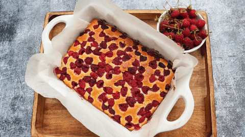 Reteta Chec cu zmeura. Rețeta simplă de pandișpan cu zmeură și smântână