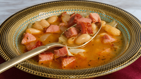 Reteta Ciorbă ardelenească de fasole cu afumătură - rețeta tradițională ca la bunici. Gust autentic din Transilvania