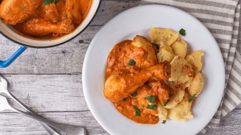 Reteta Papricaș de pui cu găluște - rețeta tradițională, cremoasă și plină de savoare