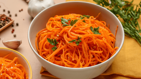 Reteta Salata de morcovi cu usturoi, rețeta ideală: sănătoasă, aromată și foarte ușor de făcut