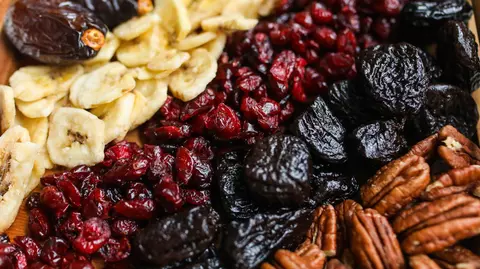 Reteta (P) 7 deserturi simple cu fructe uscate care țin postul dulce