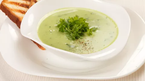 Pui Tikka Masala ReÈetÄ DelicioasÄ Din BucÄtÄria IndianÄ (condimente pentru tikka masala) gatit cu smantana sau iaurt cremos, acest curry dulce, imbogatit cu rosii si coriandru, va va cuceri cu. pui tikka masala reÈetÄ delicioasÄ