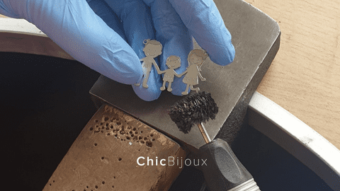 Chic Bijoux, atelierul clujean care creează amintiri purtabile