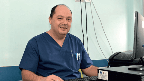 Medicul care scrie istorie