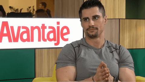 Iulian Panait, unul dintre cei mai buni instructori de fitness din România, ne prezintă cele mai eficiente exerciții care pot fi făcute acasă pentru a fi în formă maximă | Lifestyle sănătos