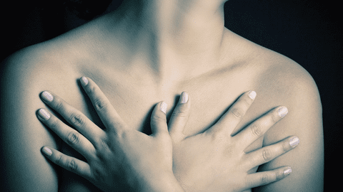 Decizia neașteptată a unei tinere de 28 de ani: „Mi s-au îndepărtat ambii sâni, chiar dacă nu am cancer”