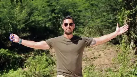 Daniel Pavel, prezentatorul Survivor, are o amintire dulce-amară cu mama lui