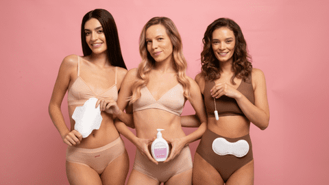 Ghid Enroush: Cum să călătorești confortabil în timpul menstruației
