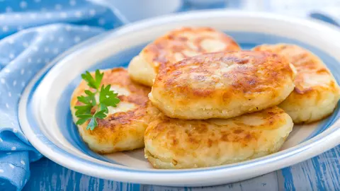 Chiftele de cartofi cu branza