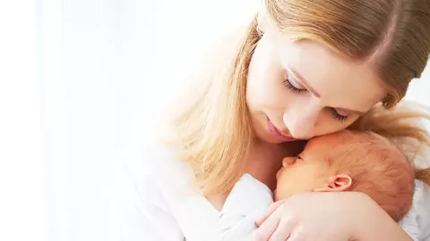 Nevoile bebelusului in primele saptamani dupa nastere