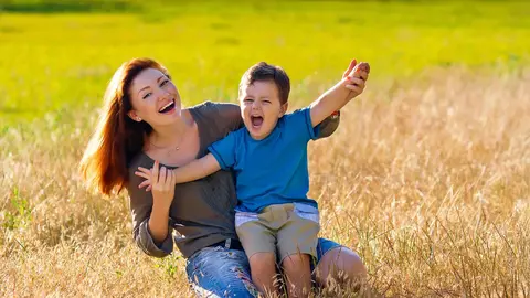 Mamă singură – ce avantaje ai