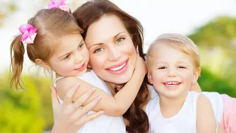 9 trucuri pentru a crește un copil optimist