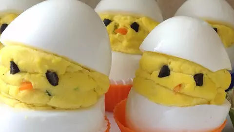 Ouă umplute: puișori