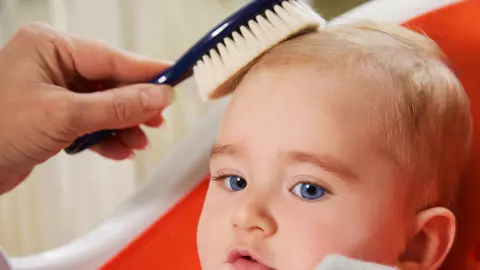 TEST: Ce știi despre părul bebelușului?