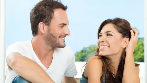 4 trucuri care te ajută să comunici mai bine cu soțul tău